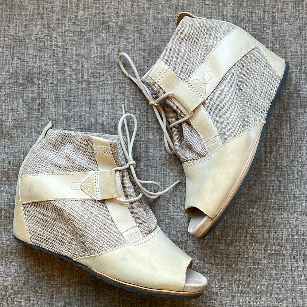 Sorel Peep Toe Lake Wedge Booties Cream Tan Neutral Size 11